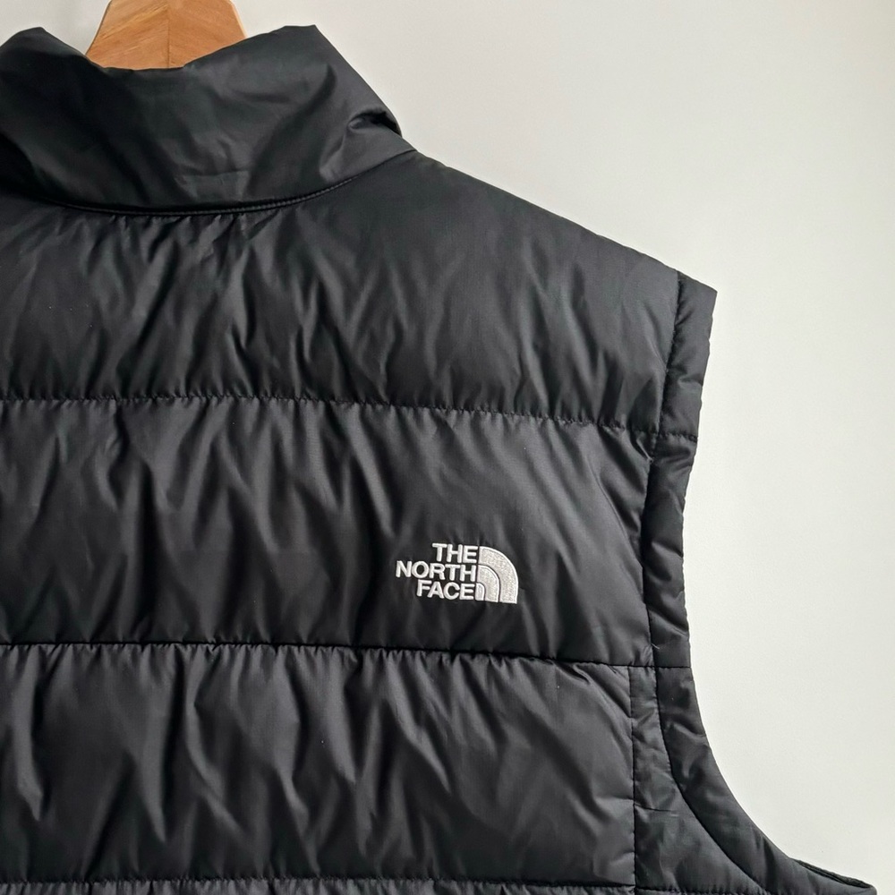 The North Face Black Puffer Vest - Picture 9 of 16